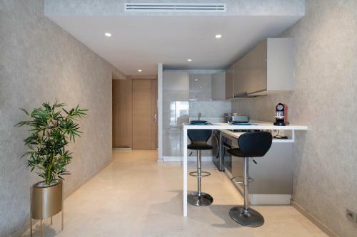 Apartamento Awesome King Bed Flat. Spacious. Close To All.