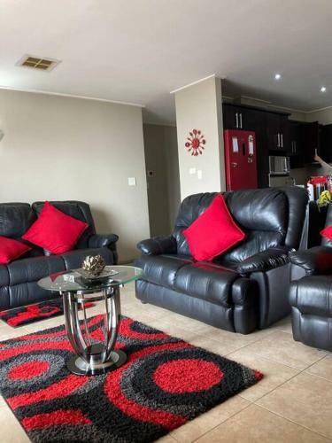 Lovely 3 Bedroom Apartment With Sea View