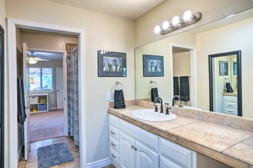 Modern Glendale Desert Destination With Patio!