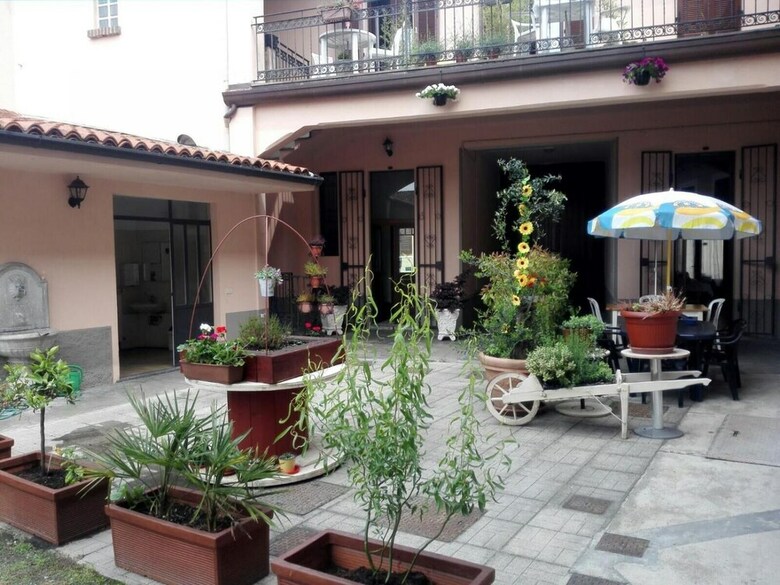 Hostal La Corte Del Poeta