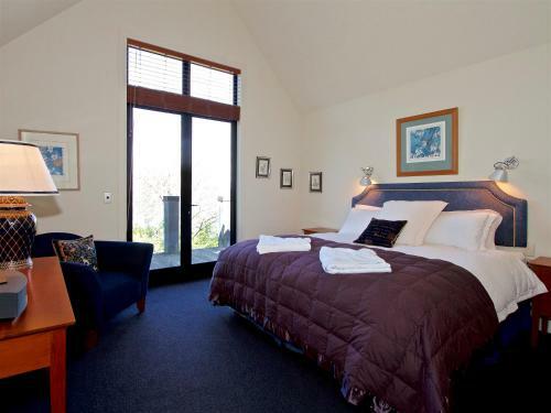 Kauawhi Lodge - Acacia Bay Holiday Home