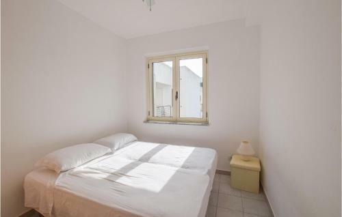 Awesome Apartment In Isca Marina With 2 Bedrooms