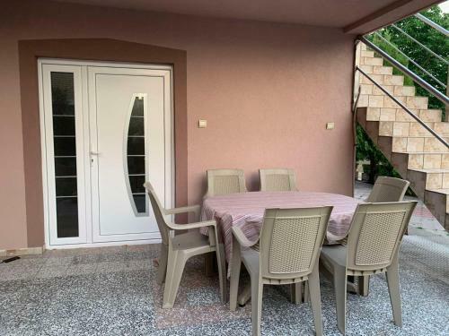 Apartmani Rasa Srebrno Jezero