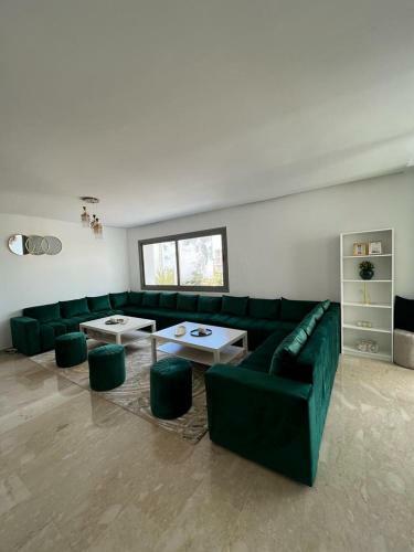 Beautiful Sunny Apartment With Swim Pool In Marina