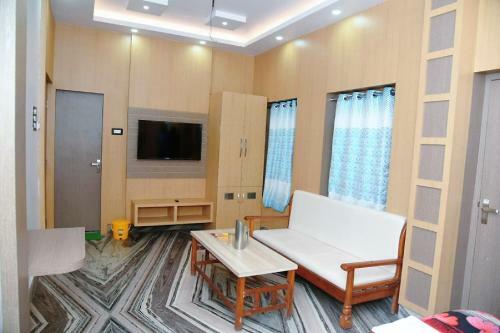 Hotel Staymaker Aditya Plaza