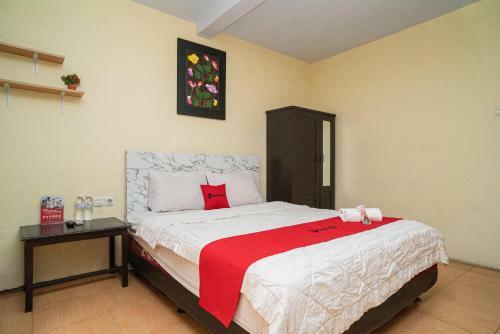 Hotel Reddoorz Near Cyber Mall