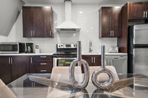 Charming Fresh 3br Apartment On Bishop St