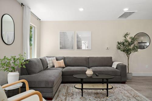 Cozy 2 Bedroom Home In Carmichael