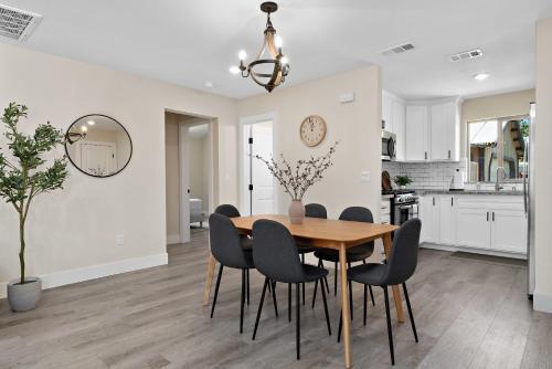 Cozy 2 Bedroom Home In Carmichael