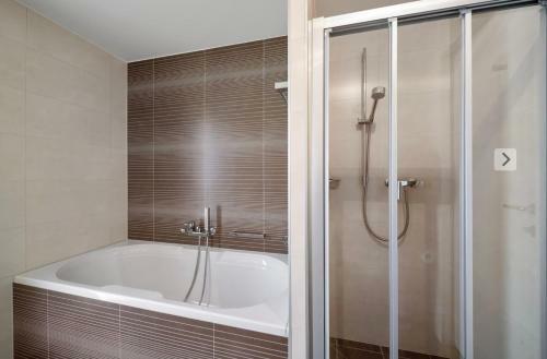 Montreux Center Panoramic Views 4bd Apartment