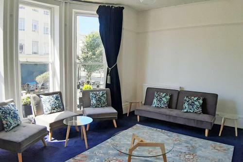 Brighton Beach Villa - 5 Double Bedrooms