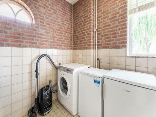 Spacious Holiday Home In Megchelen With Garden