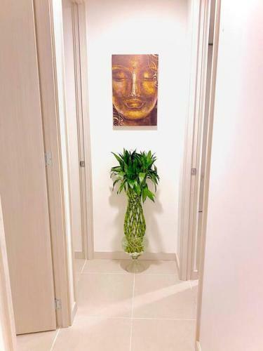 Gorgeous 3 Bedroom Apartment Condo With Balcony
