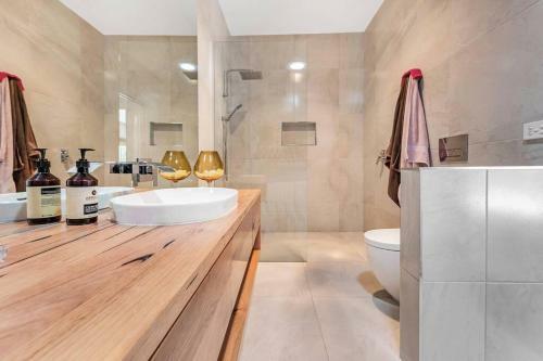 Maidens Rest - Luxury Riverfront Adults Retreat