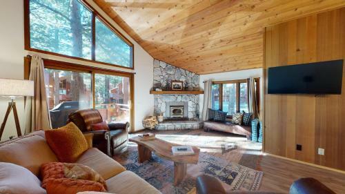 Pet Friendly Mountain Escape With 3 Bedrooms 3 Bathrooms Close To Everything