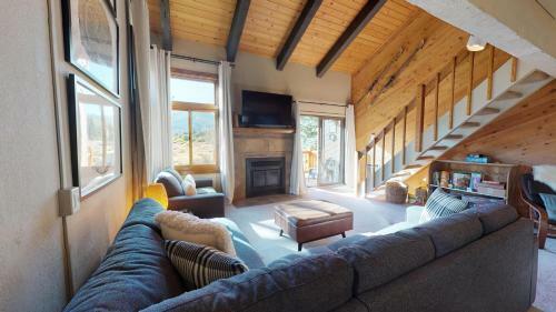 Mountain View Creekside Retreat-2 Bed+loft/2.5 Baths