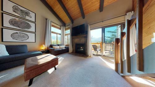 Mountain View Creekside Retreat-2 Bed+loft/2.5 Baths