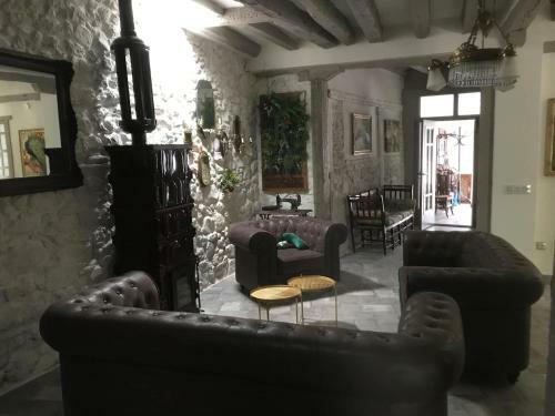 La Casona Del T�o Pedro