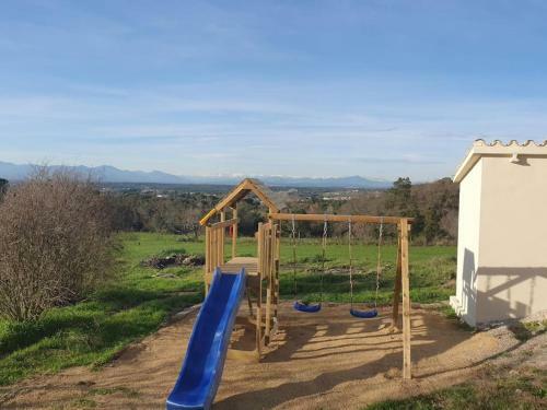 Mas�a Lito Con Piscina Privada