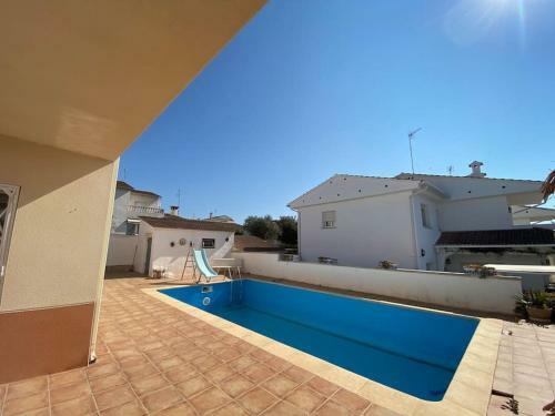 Spacious House With Private Swimming Pool In Costa Daurada