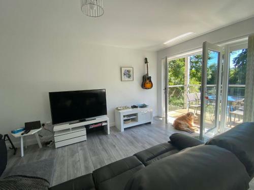 Apartamento Beautiful Riverside Holiday Home