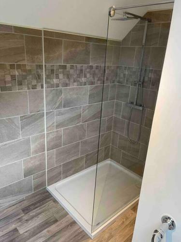 Very Large Lovely Double Room Loft Apartment