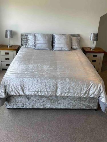Very Large Lovely Double Room Loft Apartment