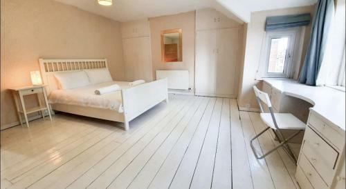 Spacious Duplex Apartment In Cardiff City