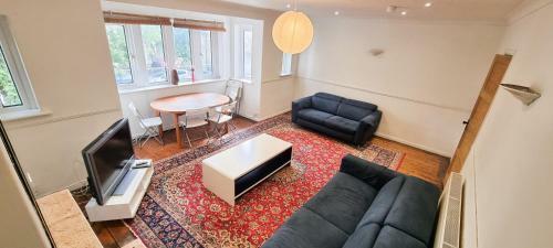 Spacious Duplex Apartment In Cardiff City