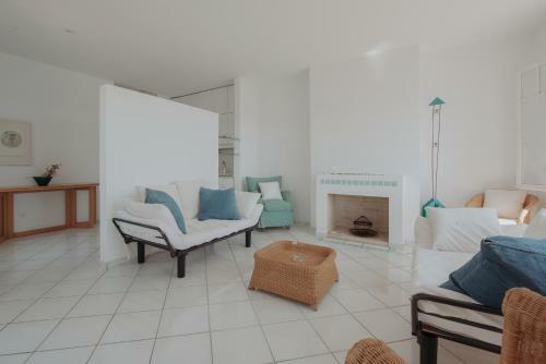 Sea-view House With Private Beach, Sounio