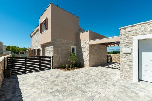Luxury Villa With Pool,jacuzzi And Sauna/03