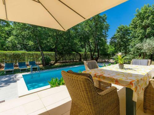 Holiday Home Villa Frleti
