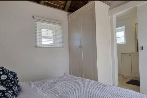 Struisbaai Beach Home With Private Swimming Pool