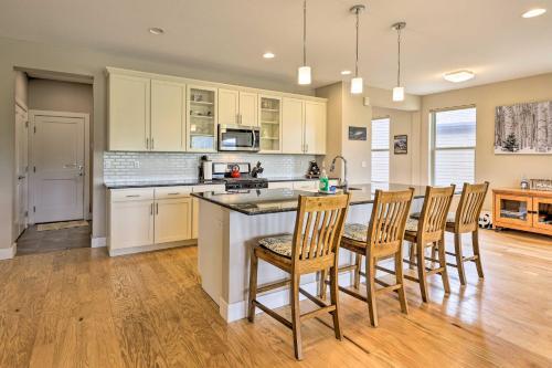 Granby Retreat With Deck, Grill And Mtn Views!