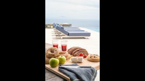 Luxury Villa With Pool And Sea View