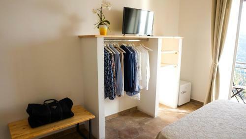 Hostal Castellabate Apartments Camere