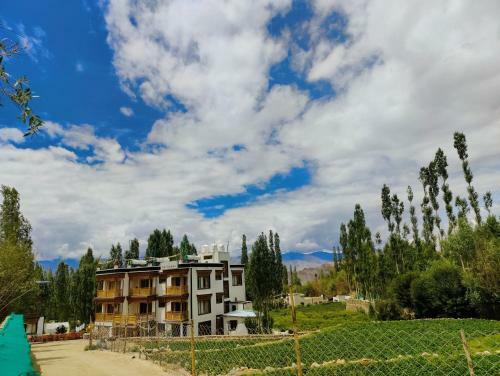 Hotel The Takshila