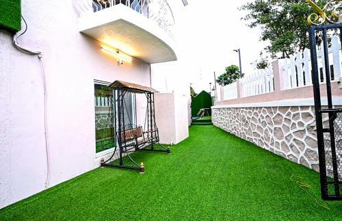 Friends Villa