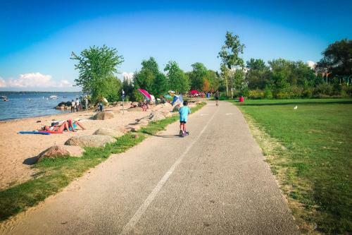 Dream House By Lake Simcoe Beach