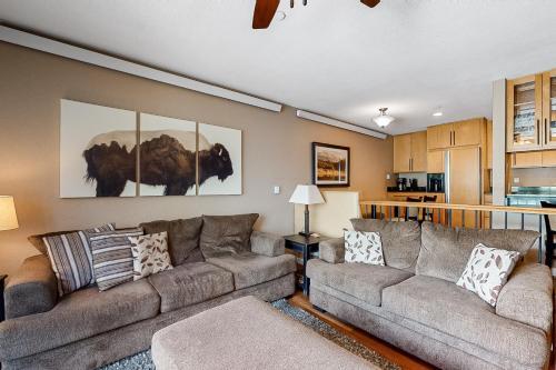 Crestview 303