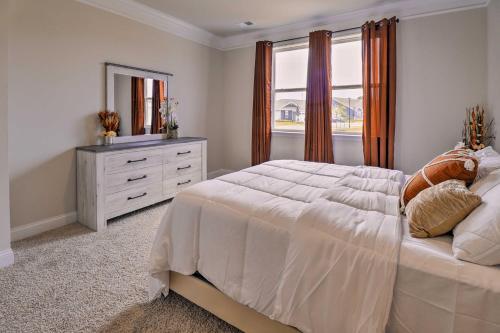 Chic Smyrna Home About 10 Mi To Delaware River!
