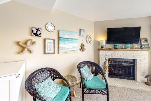 Bay Breeze --- 38875 Madison Ave Unit 5