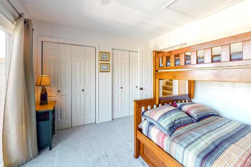 Bay Breeze --- 38875 Madison Ave Unit 5