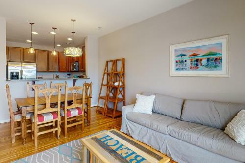 Grande At Canal Pointe -- 37696 Ulster #14