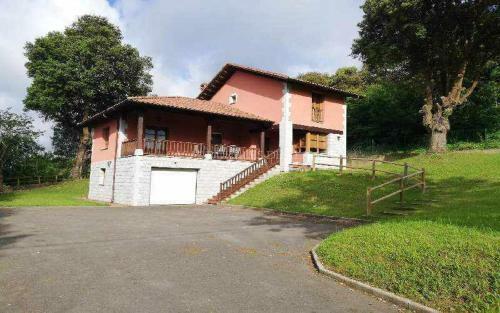 Casa Entre Encinas