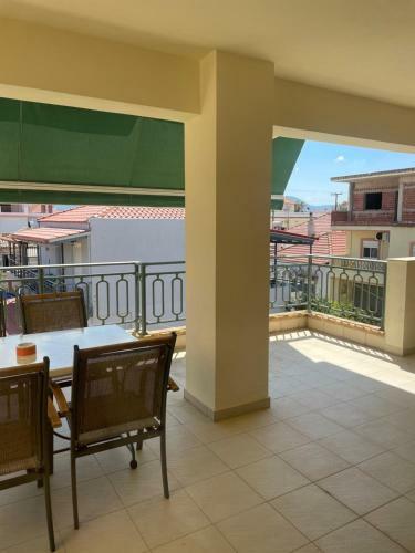 Dais Apartments