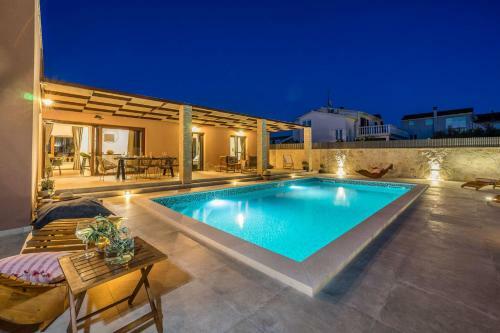 Villa Skyfall