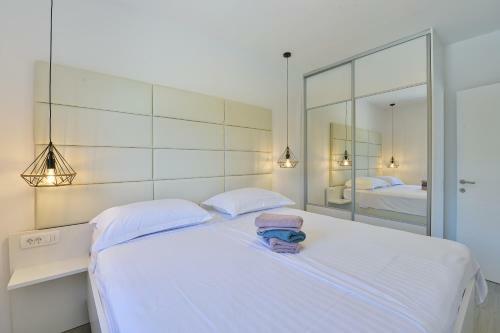 Apartamento Villa Div With Pool