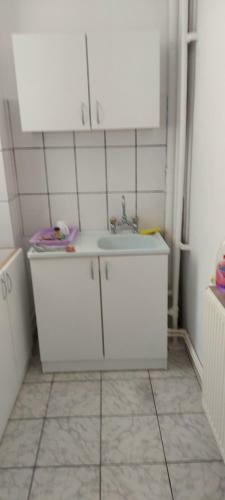 Apartament 2 Camere Baie Bucatarie