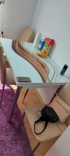 Apartament 2 Camere Baie Bucatarie